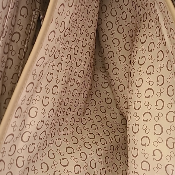NEW Guess tote bag - Picture 8 of 11